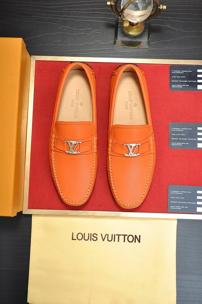 Men's men's shoes 💰420💶 [LV Doudou shoes] (water-dyed cowhide lining) new model is on the market, available on the official website. The new Doudou shoes are processed into single-color materials, and the uppers are made of imported horsehide leather. The body of the shoe is fully hemmed with mark thread, and is lined with imported original cowhide leather. The elegant shoe shape is super suitable for all-matching, and the size is 38-44.